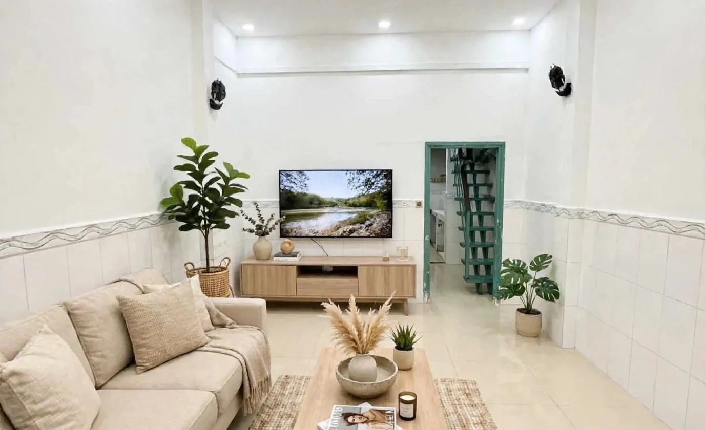 SÁT MT ĐOÀN VĂN BƠ Q4 - CHỈ 20M RA MẶT TIỀN - 33M2 - 3.8 TỶ... Bán nhà riêng tại Xóm Chiếu, Hồ Chí Minh 01