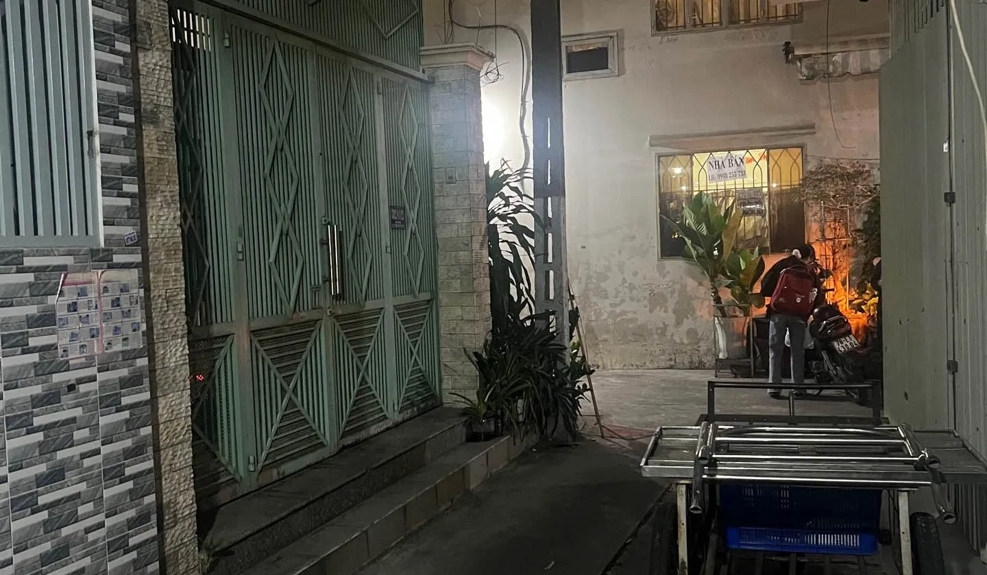 Nhà Hẻm Xe Hơi Quận 10 - Giá Cực Sốt, Sống Đẳng Cấp... Bán nhà riêng tại Hòa Hưng, Hồ Chí Minh 01