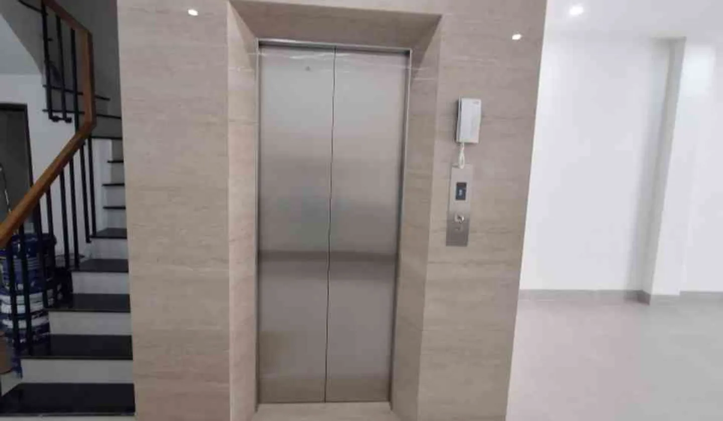Văn Phòng Cao Cấp 7 Tầng View Vườn Hoa Tại Long Biên... Bán văn phòng tại Long Biên, Hà Nội 01