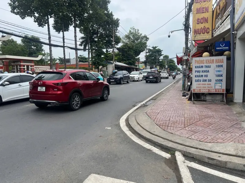 Nhà mặt phố lô góc Long Bình giá tốt, sẵn sàng kinh doanh ngay... Bán nhà mặt phố tại Long Bình, Hồ Chí Minh 01