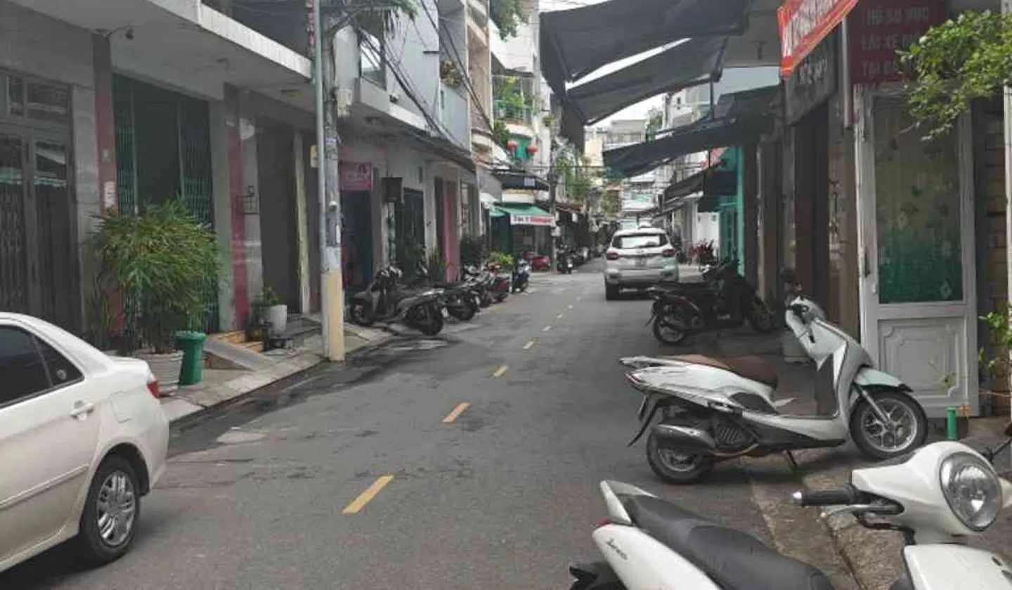 Bán nhà 2,5 tầng 53m2 mặt phố phường Thanh Khê Đà Nẵng giá 6,4 tỷ... Bán nhà mặt phố tại Thanh Khê, Đà Nẵng 01