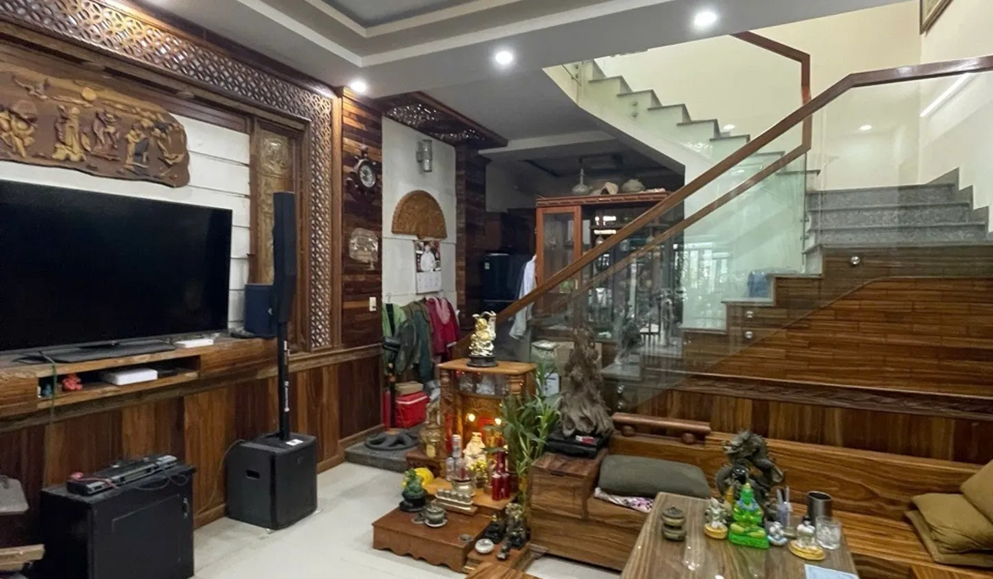 Nhà riêng 2 tầng tinh tế tại trung tâm Cẩm Lệ, kết nối tiện nghi và cuộc sống thượng lưu... Bán nhà riêng tại Hòa Xuân, Đà Nẵng 01