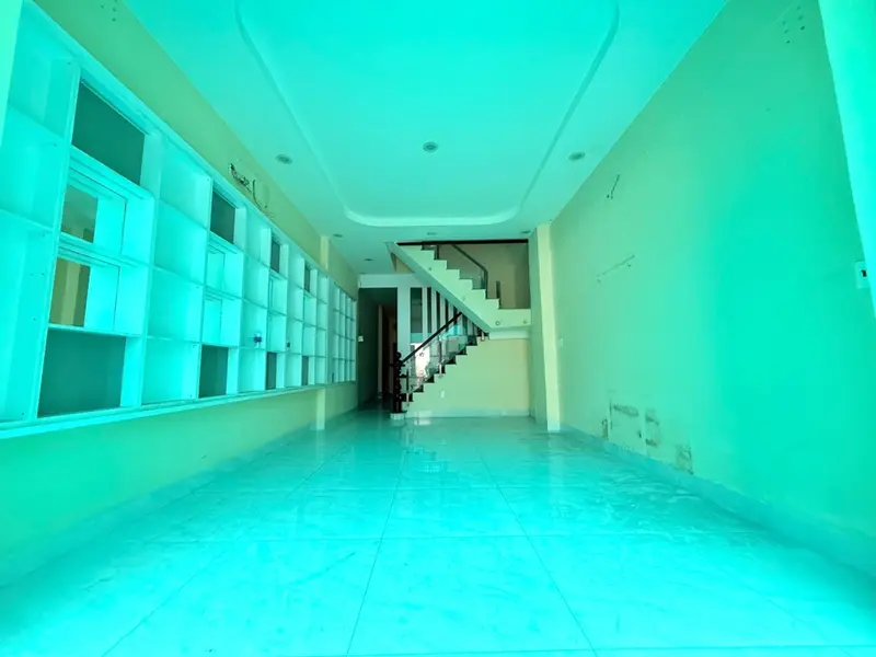 Cơ hội hiếm có sở hữu nhà 3 tầng đúc BTCT gần công viên phần mềm Quang Trung... Bán nhà riêng tại Trung Mỹ Tây, Hồ Chí Minh 01