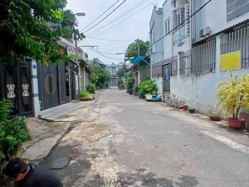 Nhà 2 tầng, 6,2x16,7m khu dân cư hiện hữu, kề Công viên sinh thái Hóc Môn... Bán nhà riêng tại Bà Điểm, Hồ Chí Minh 01