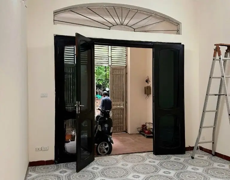 Nhà 4 tầng chắc chắn, 3 phòng ngủ, vị trí trung tâm Nguyễn Khánh Toàn, tiện xây CCMN... Bán owner_side tại Cầu Giấy, Hà Nội 01