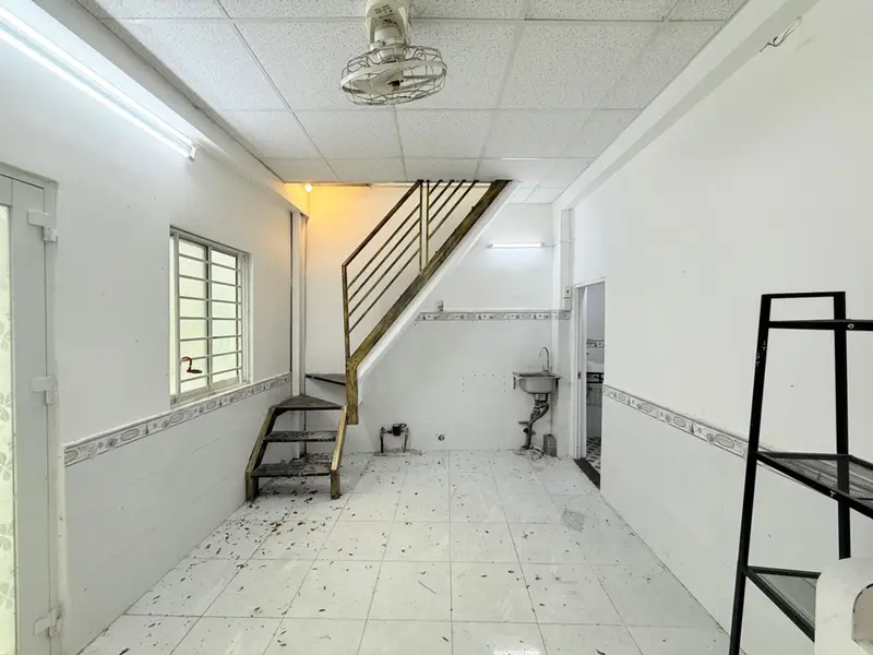 Nhà 2 tầng hẻm thông Quận Phú Nhuận - Tiện nghi, sẵn ở... Bán nhà riêng tại Phú Nhuận, Hồ Chí Minh 01