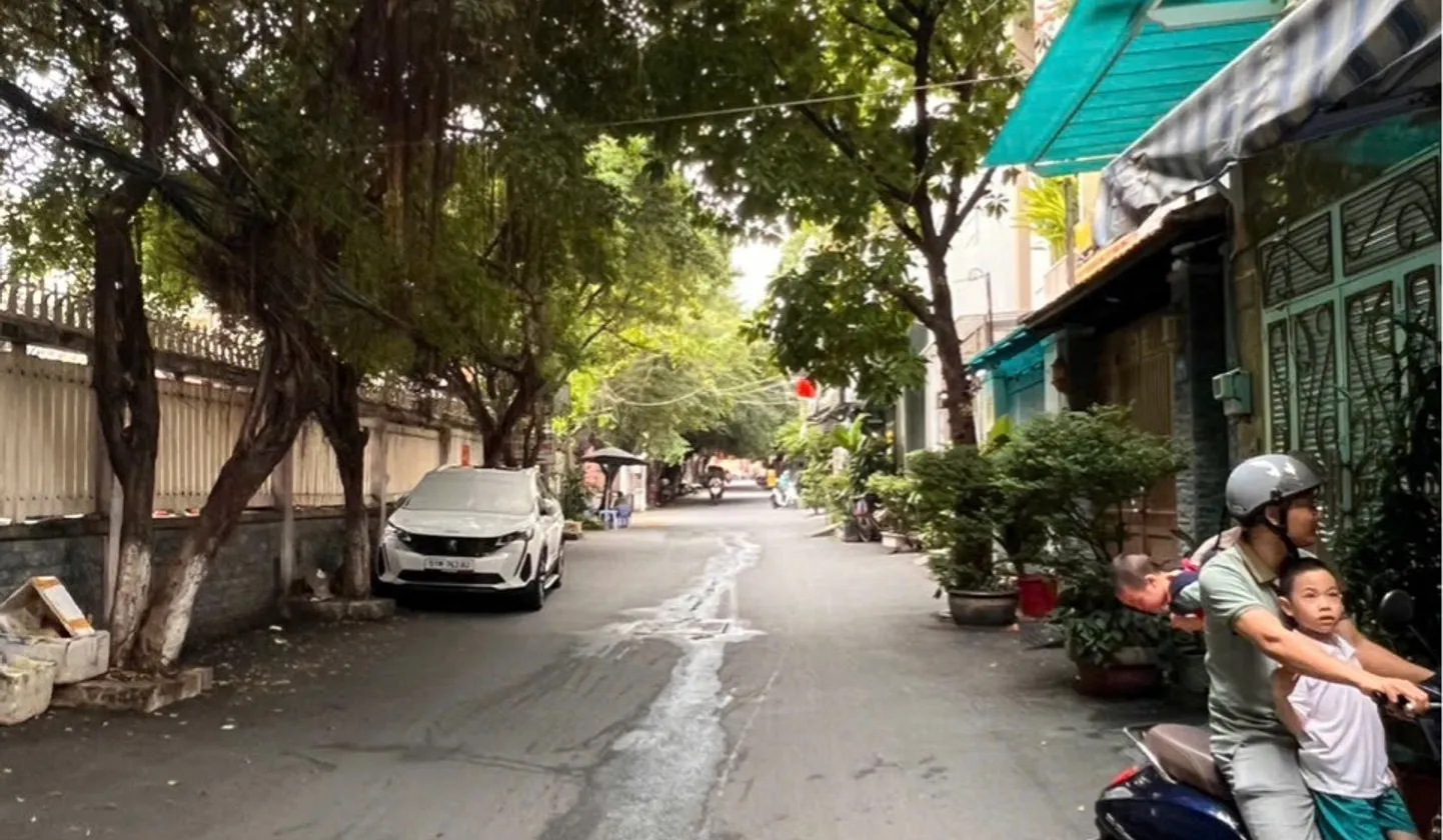 💥13,5 TỶ – NHÀ 3 MẶT TIỀN HẺM XE TẢI
📍 Phan Văn Trị – sát Emart, Cityland Gò Vấp
📐 4,04 × 15m... Bán nhà riêng tại An Nhơn, Hồ Chí Minh 01
