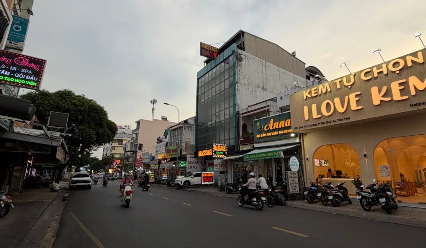Bán nhà mặt phố kinh doanh sinh lời tại Tân Hương 413.6m2... Bán nhà mặt phố tại Phú Thọ Hòa, Hồ Chí Minh 01