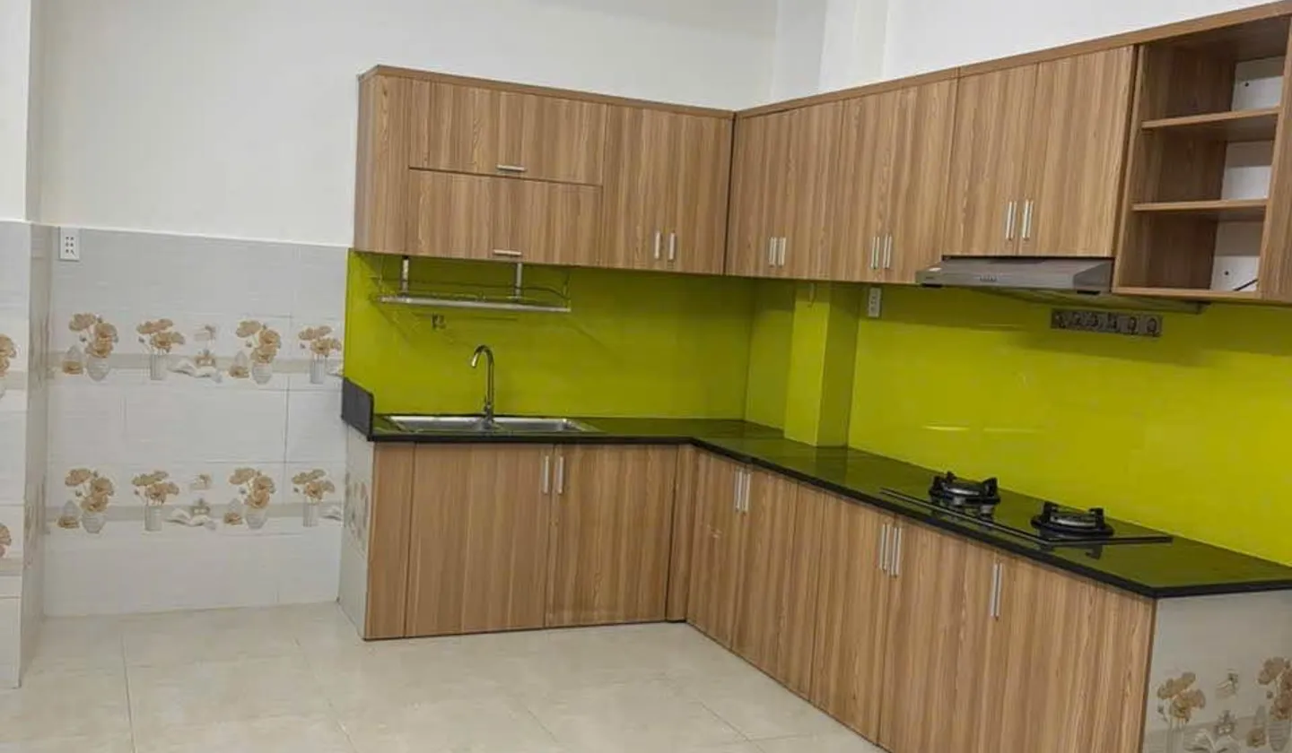 GIÁP PHÚ NHUẬN, GẦN HUỲNH VĂN BÁNH, SÂN BAY TSN, HẺM RỘNG - 2Tầng-Ngang 4m - Lê Văn Sỹ - TÂN BÌNH... Bán nhà riêng tại Tân Sơn Hòa, Hồ Chí Minh 01