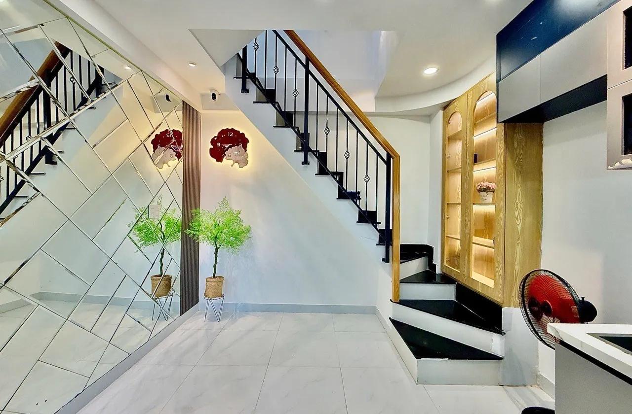 Bán nhà riêng 5 tầng tại phường Bình Thạnh, Hồ Chí Minh, diện tích 13m², pháp lý cơ sở... Bán nhà riêng tại Bình Thạnh, Hồ Chí Minh 01
