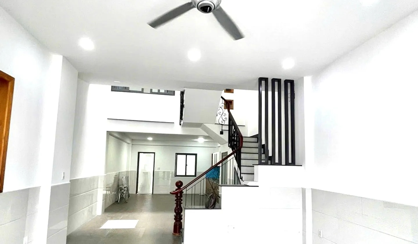 Chủ định cư nước ngoài cần bán gấp nhà Tỉnh Lộ 10,DT(80m2)3 tầng,hẻm ô tô,chỉ 4 tỷ xíu(KK1909).... Bán nhà riêng tại Tân Tạo, Hồ Chí Minh 01