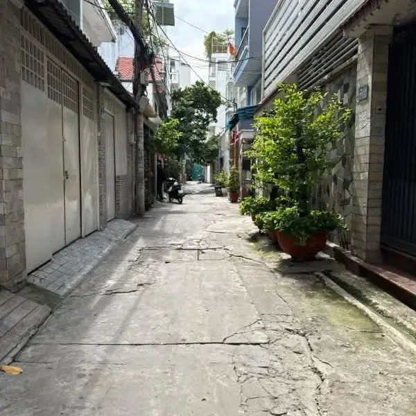 BÁN NHÀ QUẬN 10 ĐƯỜNG LÝ THƯỜNG KIỆT NGAY NHÀ THI ĐẤU PHÚ THỌ, HẺM 3m THÔNG, 40M2 -3TẦNG-3PN- 6,5tỷ... Bán nhà riêng tại Diên Hồng, Hồ Chí Minh 01