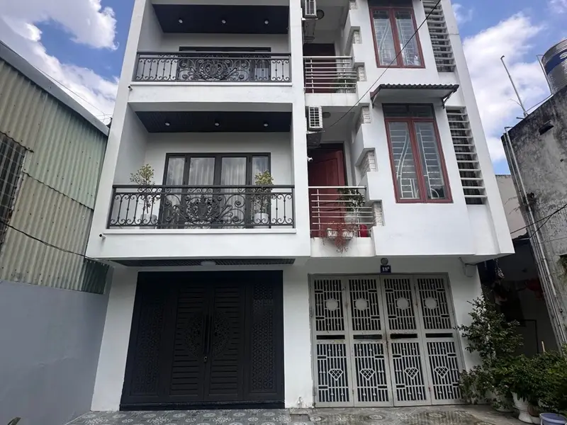 Nhà riêng 4 tầng thiết kế hiện đại có sân rộng ô tô đỗ tại khu vực dân cư kiều sơn... Bán nhà riêng tại Hải An, Hải Phòng 01