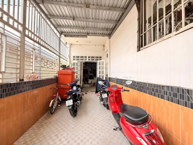 - Vị trí đắc địa, đi lại thuận tiện, thông khắp ngã, gần chợ, trường học các cấp,... Bán nhà mặt phố tại Thông Tây Hội, Hồ Chí Minh 01