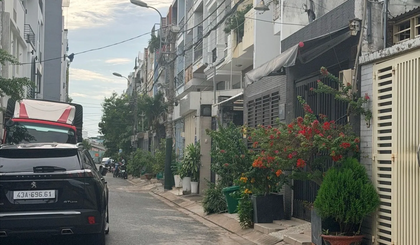 Bán nhà 3 tầng 5 phòng ngủ tại khu phân lô Đông Hưng Thuận, hẻm xe tải rộng 5m... Bán nhà riêng tại Đông Hưng Thuận, Hồ Chí Minh 01