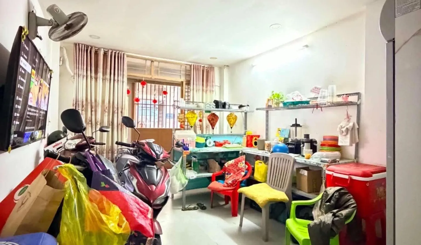 Cơ hội hiếm có tại Lê Hồng Phong Quận 5 – Nhà 2 tầng giá tốt cần bán ngay... Bán nhà riêng tại Chợ Quán, Hồ Chí Minh 01