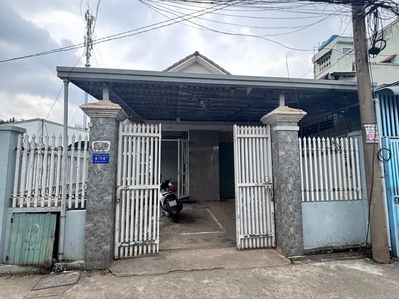 Bán nhà riêng cấp 4 gần Bến xe Miền Đông, diện tích 132.7 m2, sân đậu xe hơi... Bán nhà riêng tại Long Bình, Hồ Chí Minh 01