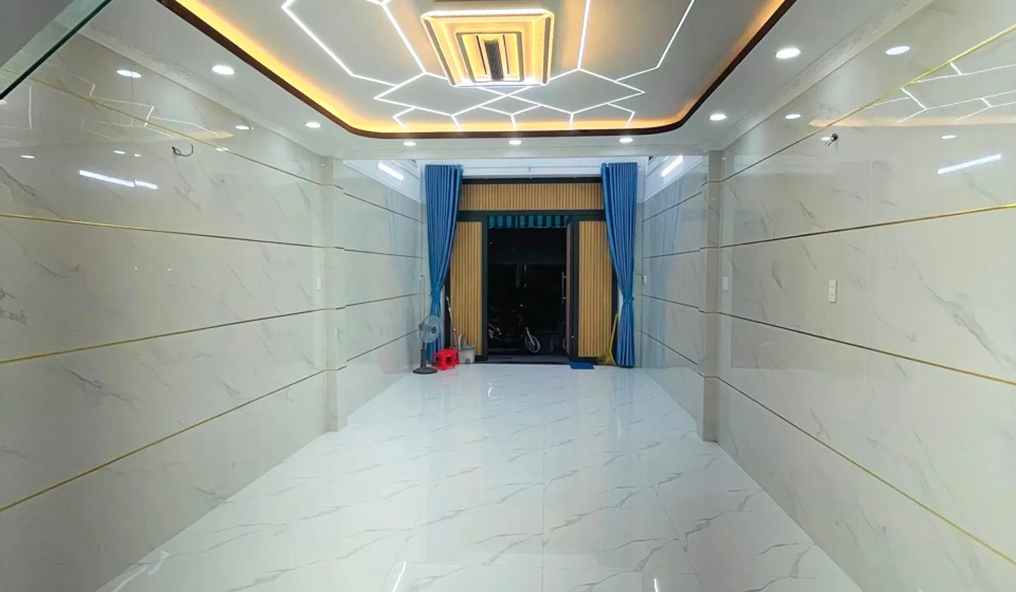 BÁ.N NHÀ ĐẸP SÁT LÊ VĂN QUỚI - NGÃ TƯ 4 XÃ - HẺM ÔTÔ - Ở NGAY - ( 4X20M ) CHỈ 5$ BÉ... Bán nhà riêng tại Bình Hưng Hòa, Hồ Chí Minh 01