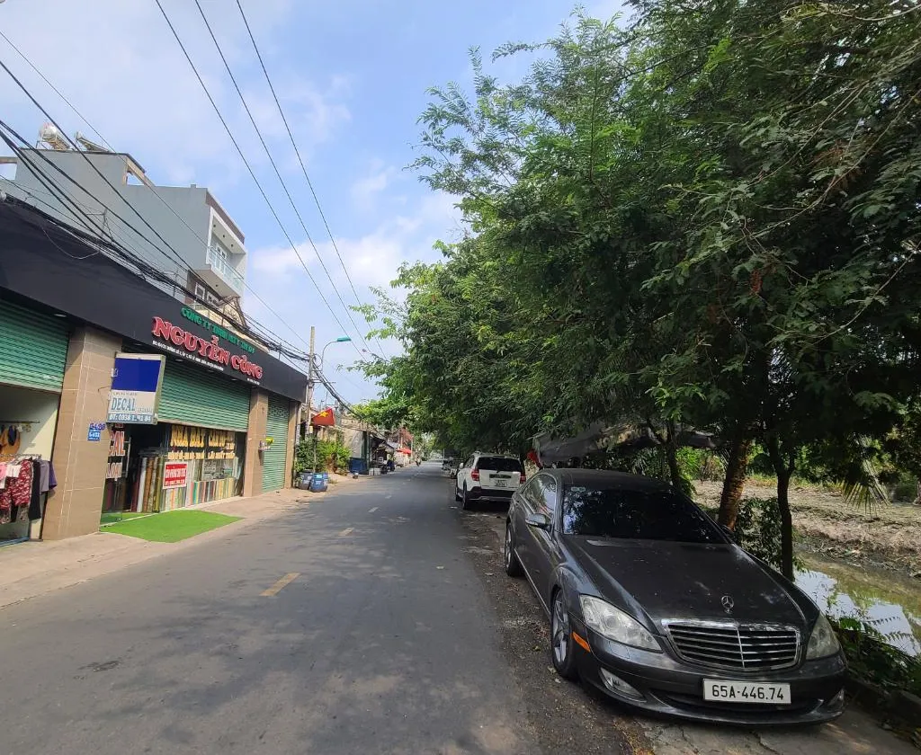 Nhà mặt phố 1 tầng kinh doanh, gần khu công nghiệp Lê Minh Xuân... Bán nhà mặt phố tại Bình Lợi, Hồ Chí Minh 01