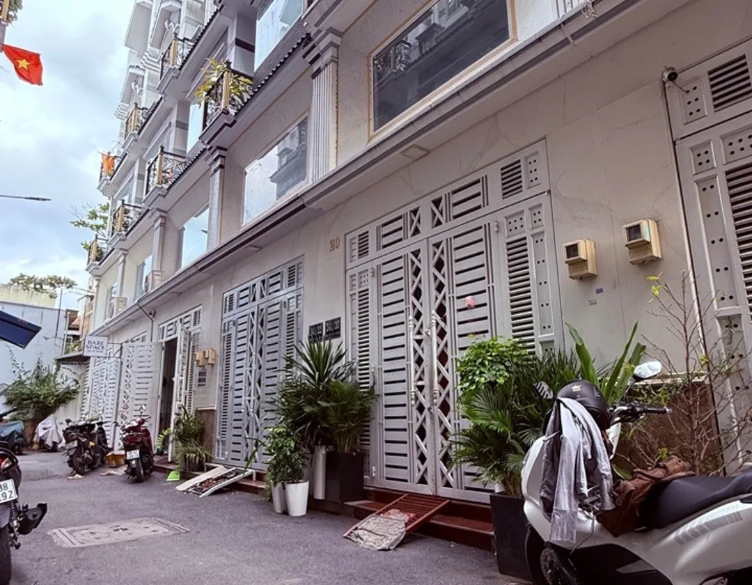 Nhà Riêng 5 Tầng Sang Trọng Giữa Trung Tâm Quận 8, Không Gian Sống Riêng Tư Đẳng Cấp... Bán nhà riêng tại Bình Đông, Hồ Chí Minh 01