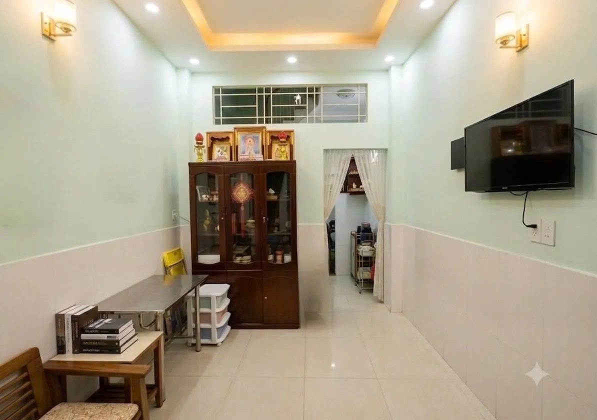 NHÀ 4TÂNG/ST - HẺM XE HƠI CÁCH VÀI CĂN RA MẶTTIỀN ĐƯỜNG NGUYỄN VĂN CỪ Q5.
10P RA ĐẾN CHỢ BẾN THÀNH... Bán nhà riêng tại Chợ Quán, Hồ Chí Minh 01