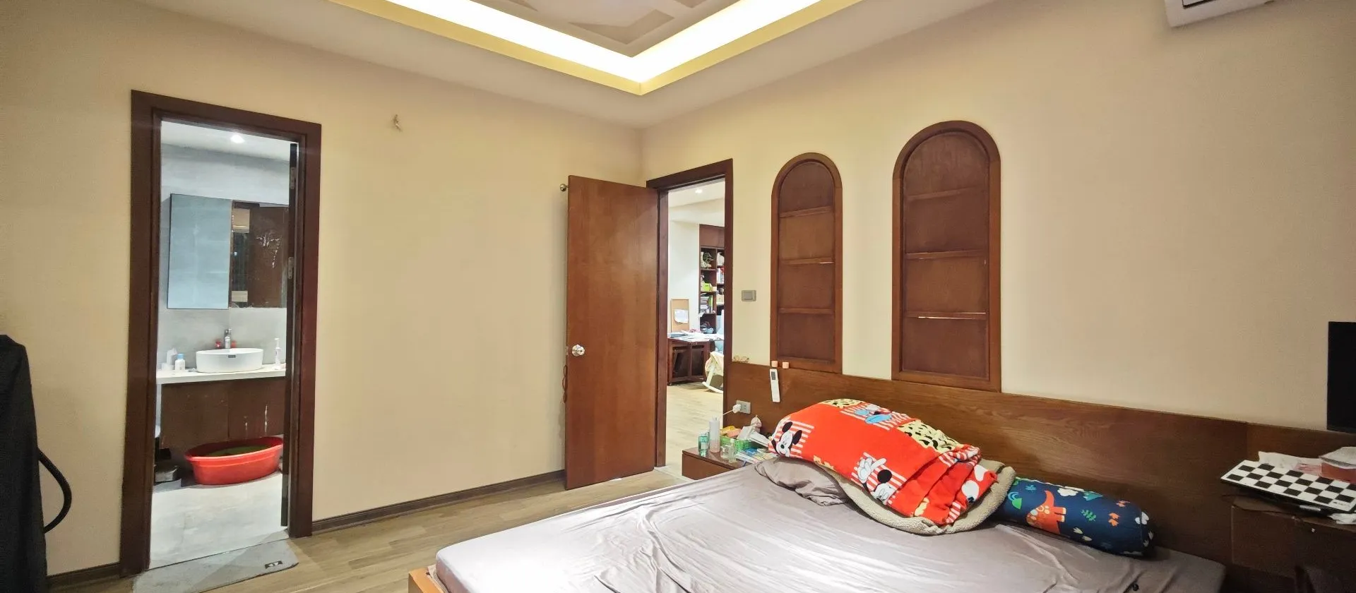 Căn hộ 3 phòng ngủ lô góc thoáng sáng tại phường Cầu Giấy, Hà Nội... Bán căn hộ chung cư tại Cầu Giấy, Hà Nội 01