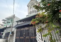 NHÀ TRỆT+ LỬNG+LẦU SONG HÀNH THỊ TRẤN HÓC MÔN. XUNG QUANH KHÔNG THIẾU THỨ GÌ... Bán nhà riêng tại Hóc Môn, Hồ Chí Minh 04