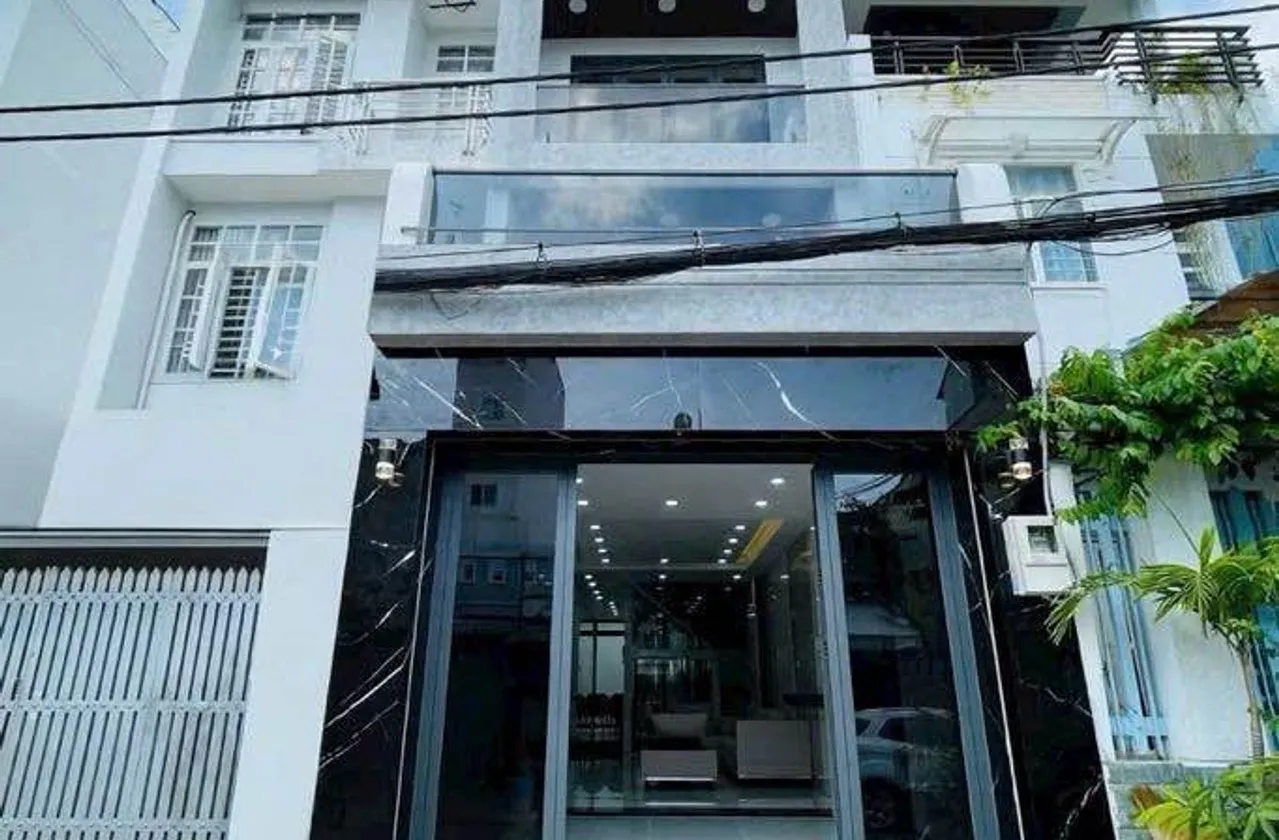 Siêu phẩm nhà mặt phố 4 tầng thang máy tại quận 7, giá cực hấp dẫn... Bán nhà mặt phố tại Tân Hưng, Hồ Chí Minh 01