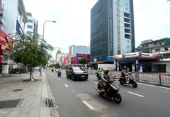 Bán nhà mặt phố Phan Đăng Lưu, mặt tiền 4.7m, diện tích 135m², thuận tiện kinh doanh... Bán nhà mặt phố tại Gia Định, Hồ Chí Minh 02