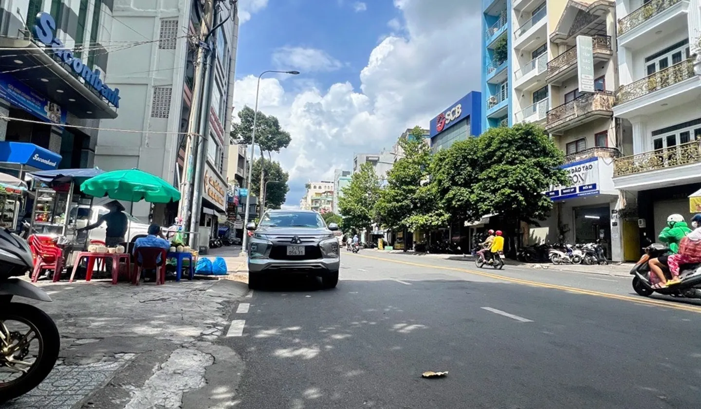 CĂN GÓC – MẶT TIỀN ĐƯỜNG NGUYỄN CHÍ THANH - Q.11 - HƠN 90M2 - TRỤC ĐƯỜNG KINH DOANH SẦM UẤT 🍀🍀... Bán nhà mặt phố tại Minh Phụng, Hồ Chí Minh 01