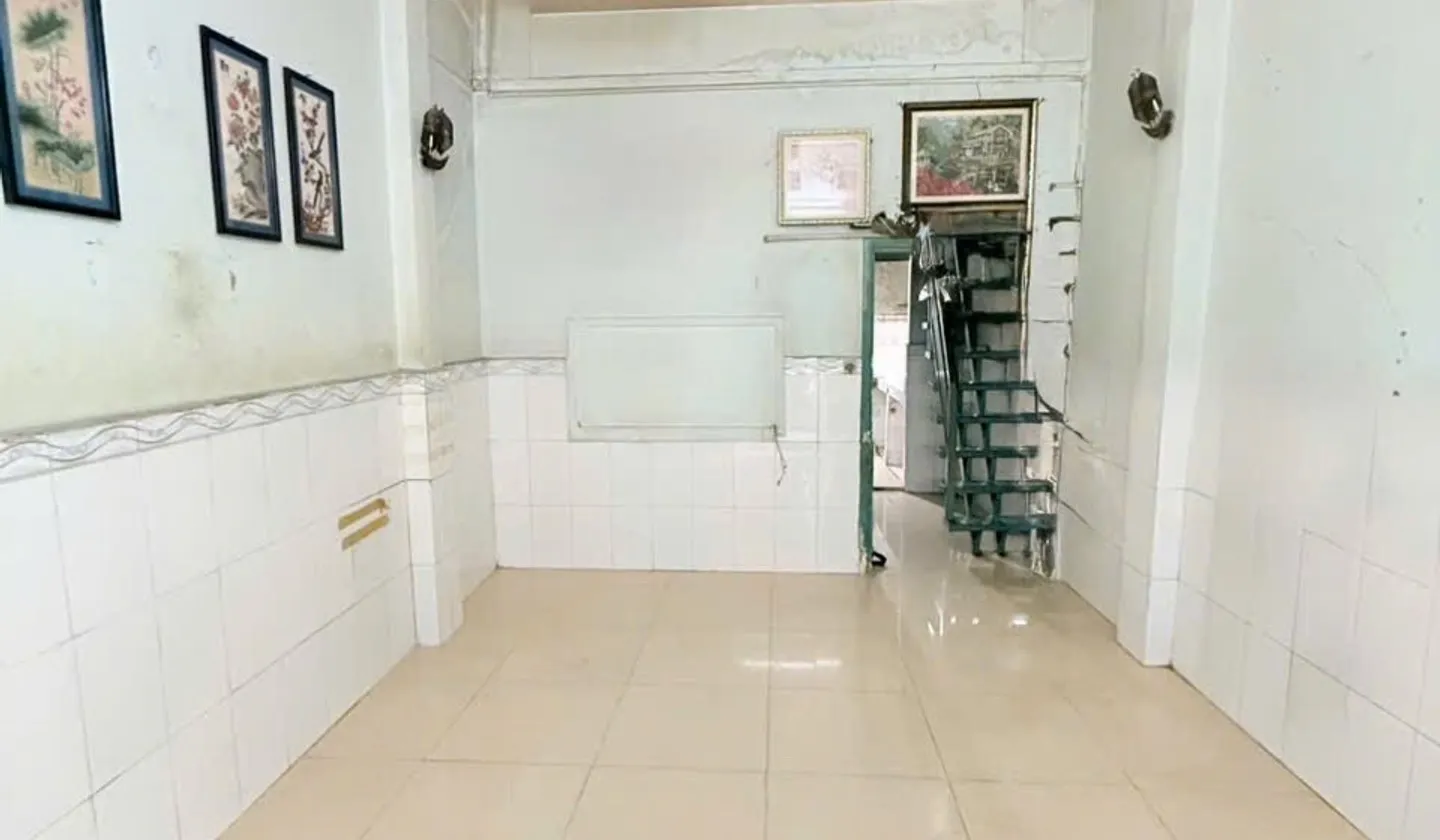 Bán nhà riêng 33,3m2 gần mặt tiền Đoàn Văn Bơ Quận 4... Bán nhà riêng tại Xóm Chiếu, Hồ Chí Minh 01