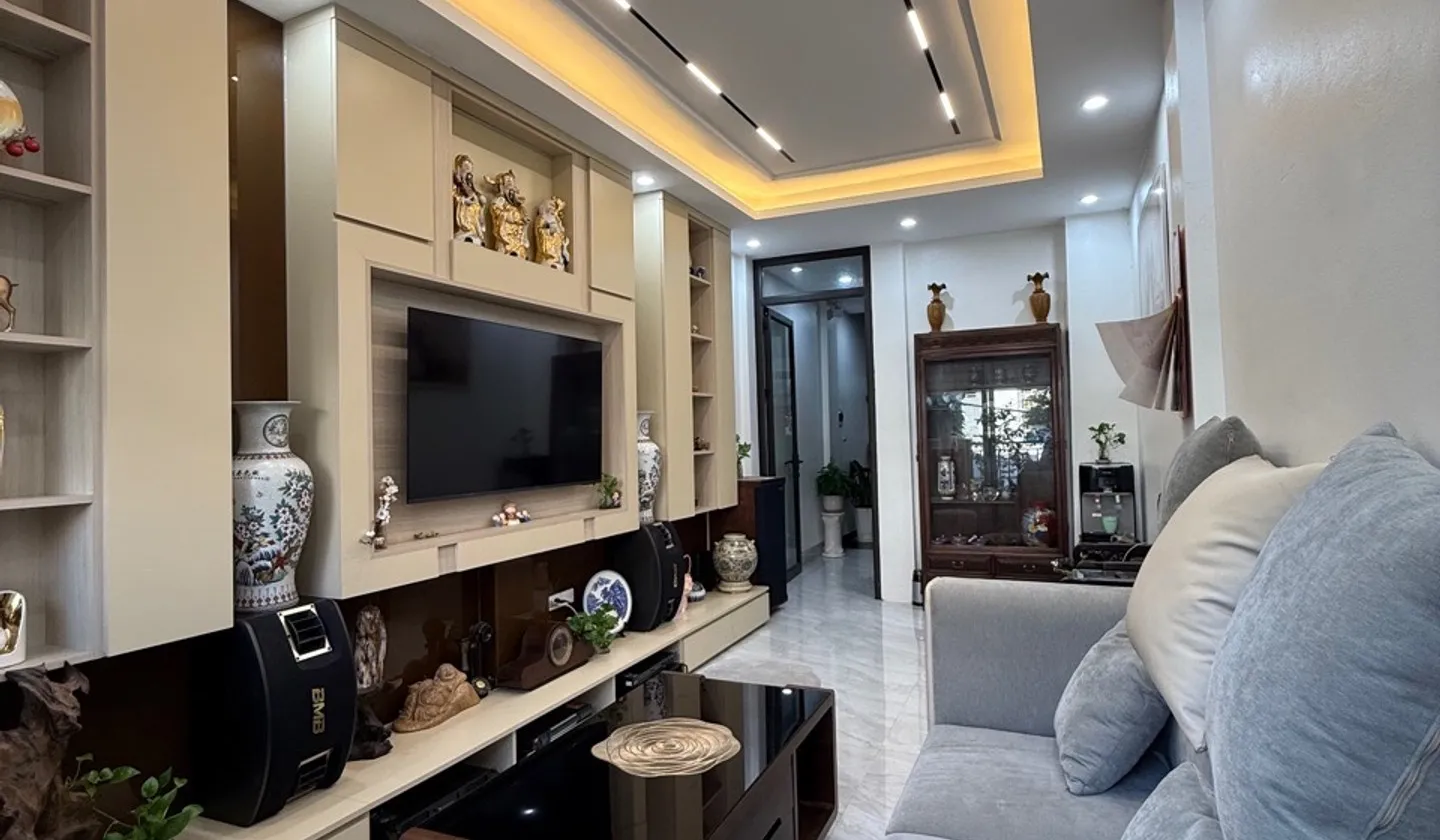 Cơ hội sở hữu nhà 5 tầng thiết kế thông minh tại Long Biên, giá tốt hiếm có... Bán nhà riêng tại Bồ Đề, Hà Nội 01