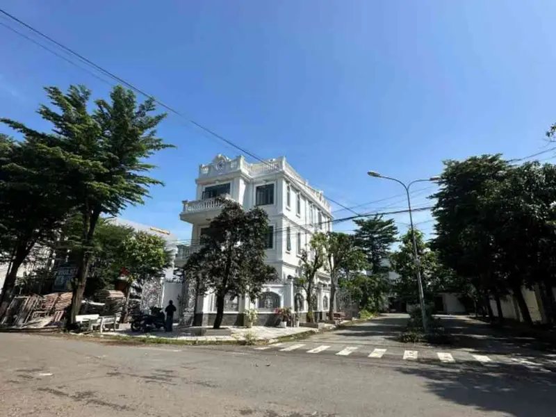 BIỆT THỰ GÓC 2 MẶT TIỀN – BƯNG ÔNG THOÀN, LIÊN PHƯỜNG - QUẬN 9
Diện tích 147,5m², ngang 8m... Bán nhà riêng tại Tăng Nhơn Phú, Hồ Chí Minh 01