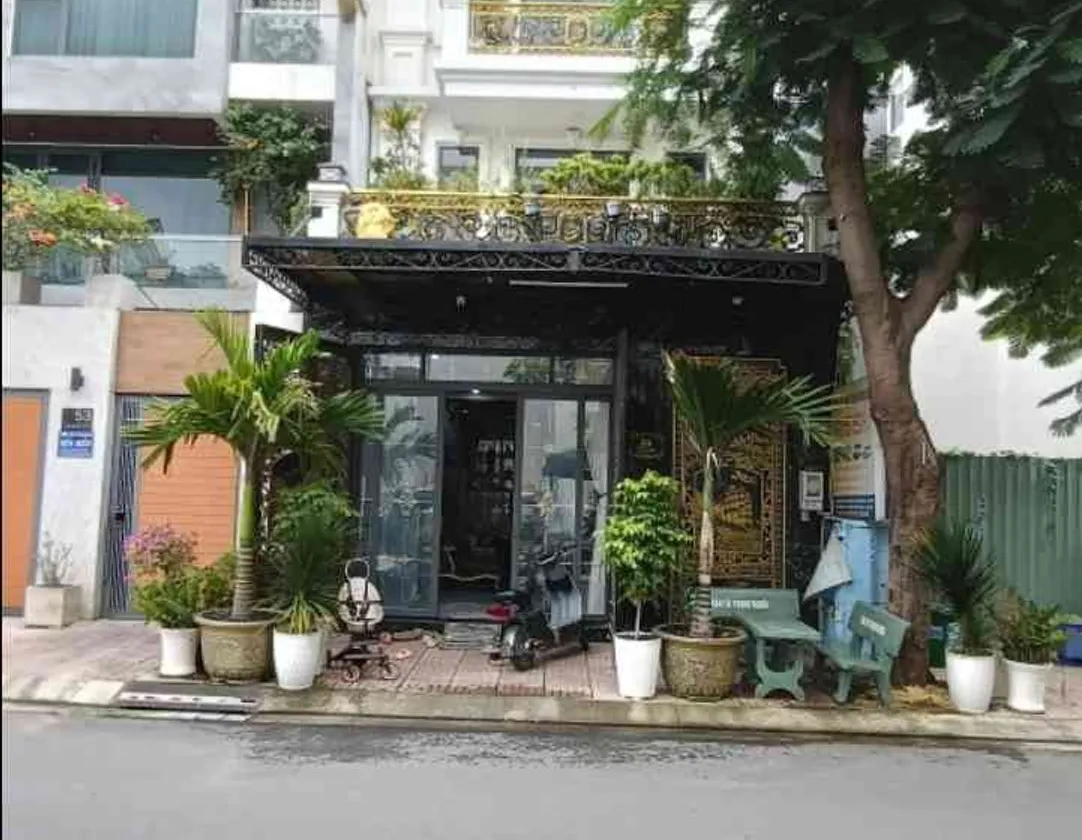 Bán nhà mặt phố 4 tầng diện tích 96m² với thang máy hiện đại tại khu dân trí cao... Bán nhà mặt phố tại Bình Tân, Hồ Chí Minh 01