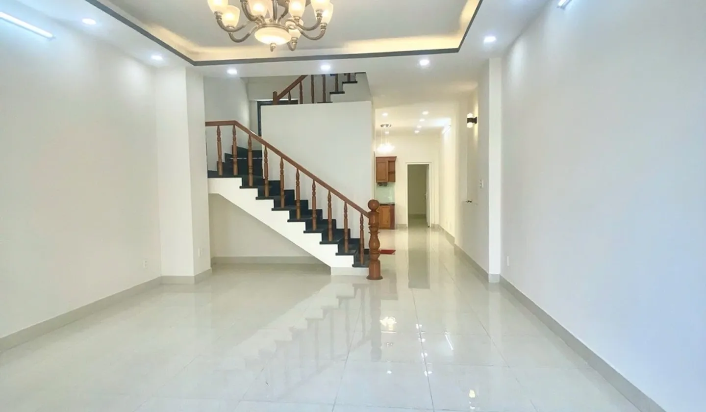 NHÀ 2 TẦNG HOÀN CÔNG - HẺM OTO TRÁNH - XÂY 2 CĂN - DÒNG TIỀN ỔN ĐỊNH... Bán nhà riêng tại Nhà Bè, Hồ Chí Minh 01