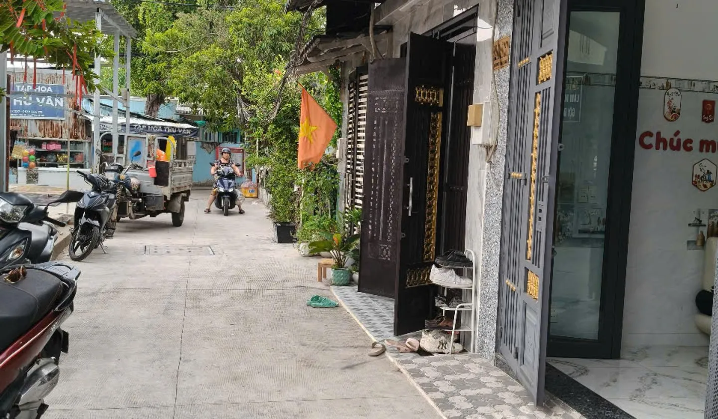 CĂN NHÀ 3 TẦNG VỪA ĐỦ – CHO MỘT GIA ĐÌNH NHỎ,3 PHÒNG NGỦ CHO MỘT TỔ ẤM RIÊNG,HUỲNH TẤN PHÁT NHÀ BÈ... Bán nhà riêng tại Nhà Bè, Hồ Chí Minh 01