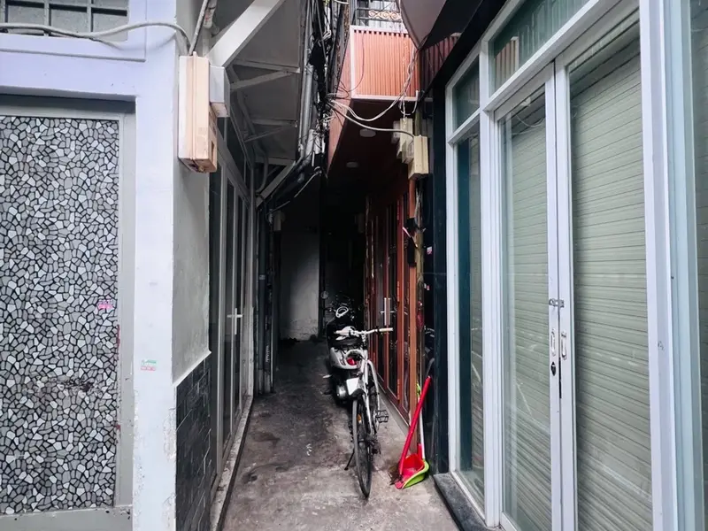 Nhà 2 tầng 19.8m2 trung tâm Quận 10 giá 2.4 tỷ... Bán nhà riêng tại Hòa Hưng, Hồ Chí Minh 01