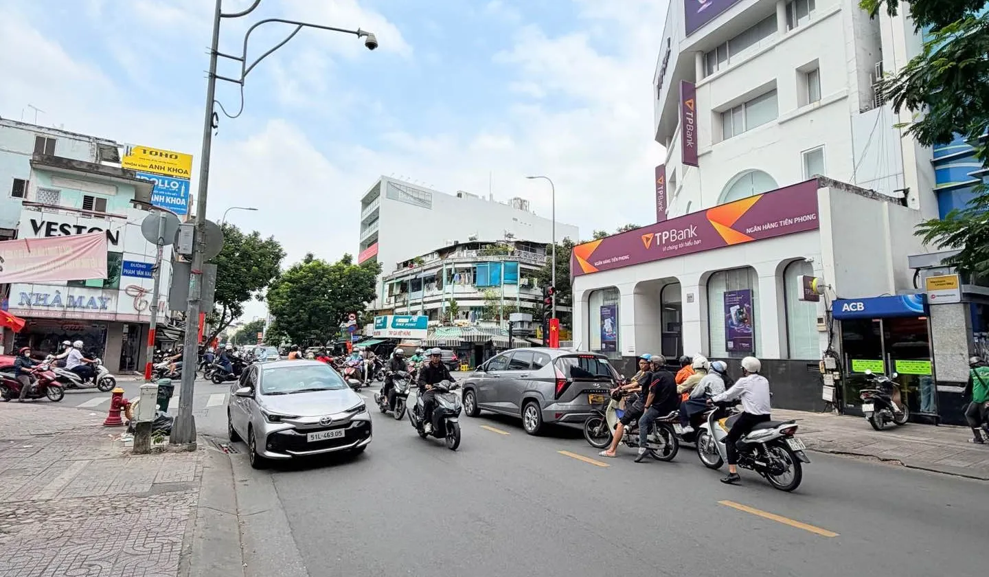 Bán nhà mặt phố 5 tầng mặt tiền 5.1m tại Quận Tân Bình... Bán nhà mặt phố tại Tân Sơn Hòa, Hồ Chí Minh 01