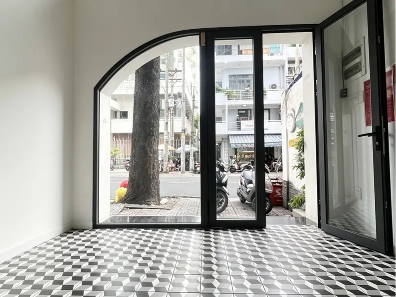 NHÀ PHỐ MẶT TIỀN NGÔ QUYỀN – TRUNG TÂM QUẬN 10 ✨... Bán nhà mặt phố tại Diên Hồng, Hồ Chí Minh 01