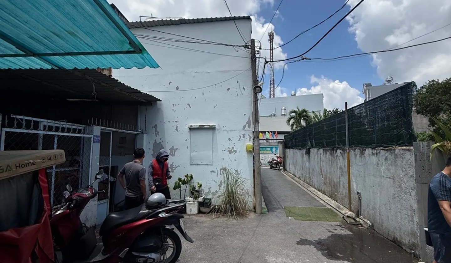 Nhà thật, hình ảnh thật, E Kiên nhà phố giá tốt ở HCM... Bán nhà riêng tại Trung Mỹ Tây, Hồ Chí Minh 01
