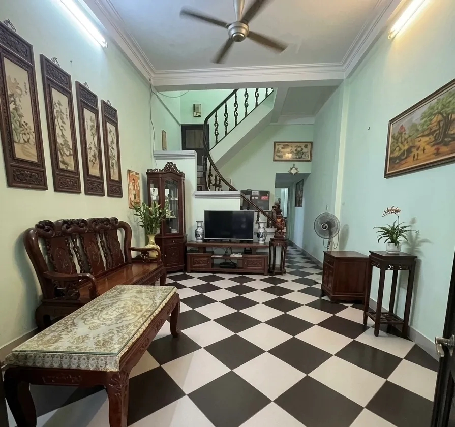 Nhà dân xây chắc chắn. 58m2 giá 9,28 tỷ. Ngõ thông, bãi gửi xe gần.... Bán nhà riêng tại Bồ Đề, Hà Nội 01