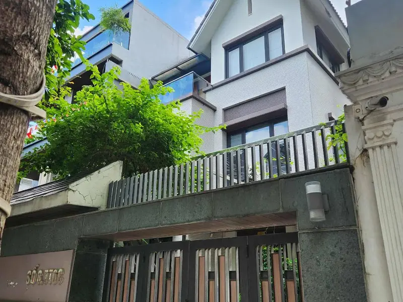 Bán nhà mặt phố tại khu đô thị Tây Nam Hồ Linh Đàm với biệt thự 4 tầng sân vườn rộng 200m2... Bán nhà mặt phố tại Hoàng Liệt, Hà Nội 01