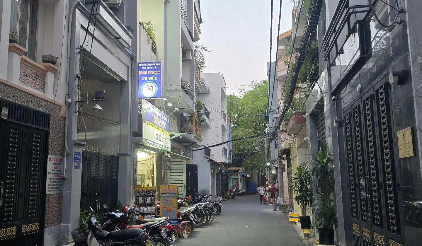 Bán nhà 3 tầng 4 phòng ngủ hẻm xe tải Tân Bình... Bán nhà riêng tại Bảy Hiền, Hồ Chí Minh 01