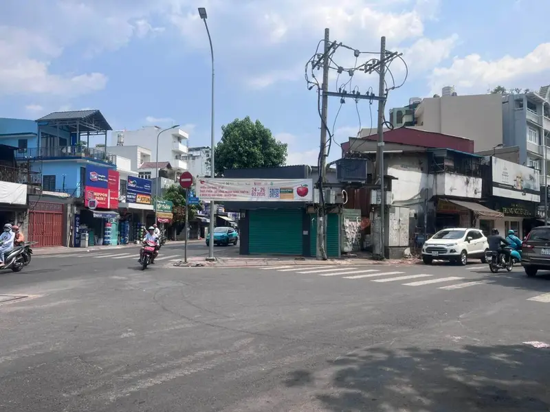 Bán nhà mặt phố góc 3 mặt tiền tại Phú Nhuận, diện tích 12.9m², giá 2.8 tỷ đồng... Bán nhà mặt phố tại Đức Nhuận, Hồ Chí Minh 01