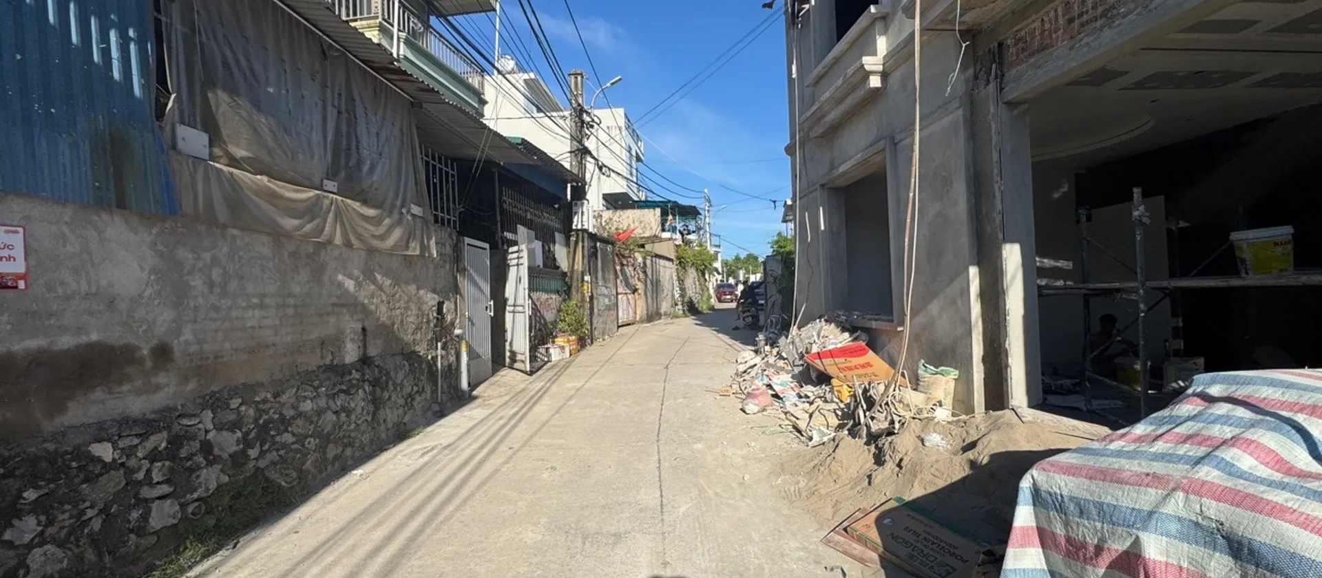 CHỦ CẦN BÁN CĂN NHÀ ĐẸP TẠI CAO XANH... Bán nhà riêng tại Cao Xanh, Quảng Ninh 01
