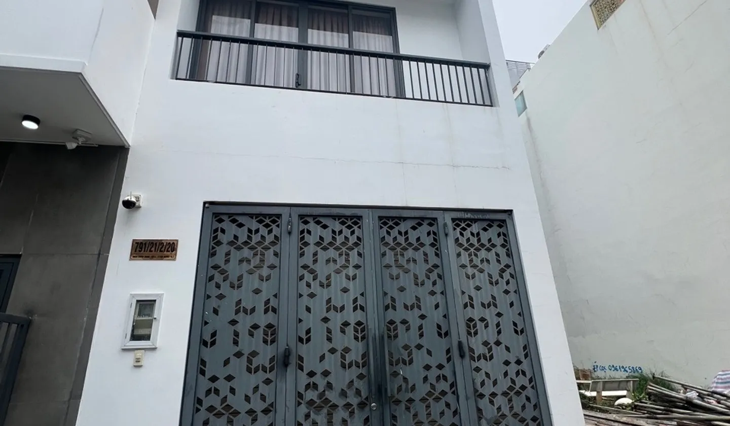 Bán nhà 3 tầng khu Kiều Đàm Quận 7 giá 9,7 tỷ vị trí đắc địa, Sát Quận 8, xe hơi ngủ trong... Bán nhà riêng tại Tân Hưng, Hồ Chí Minh 01