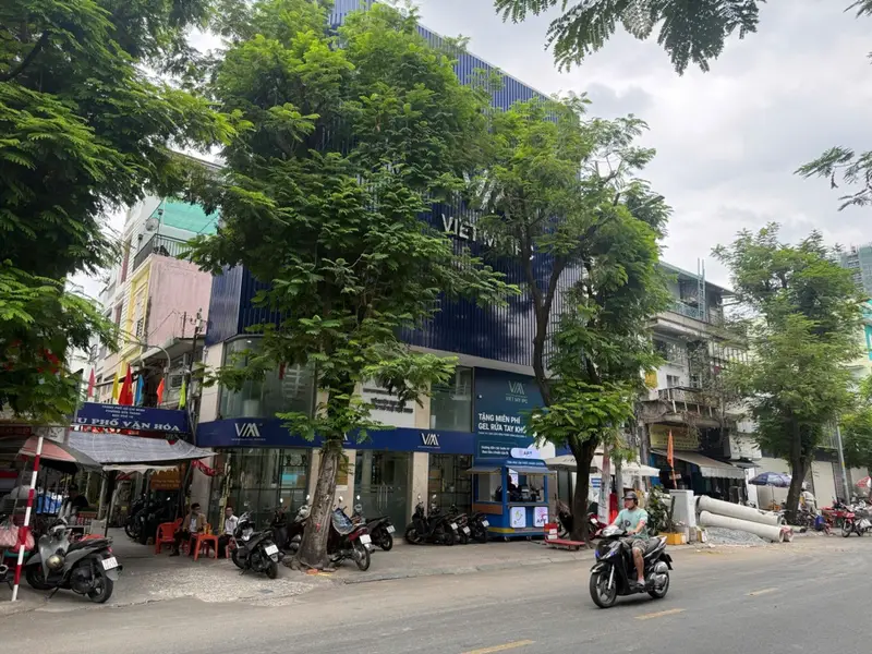 Nhà Góc 3 Mặt Tiền Quận 1, Giá Tốt Có Thang Máy... Bán nhà mặt phố tại Bến Thành, Hồ Chí Minh 01