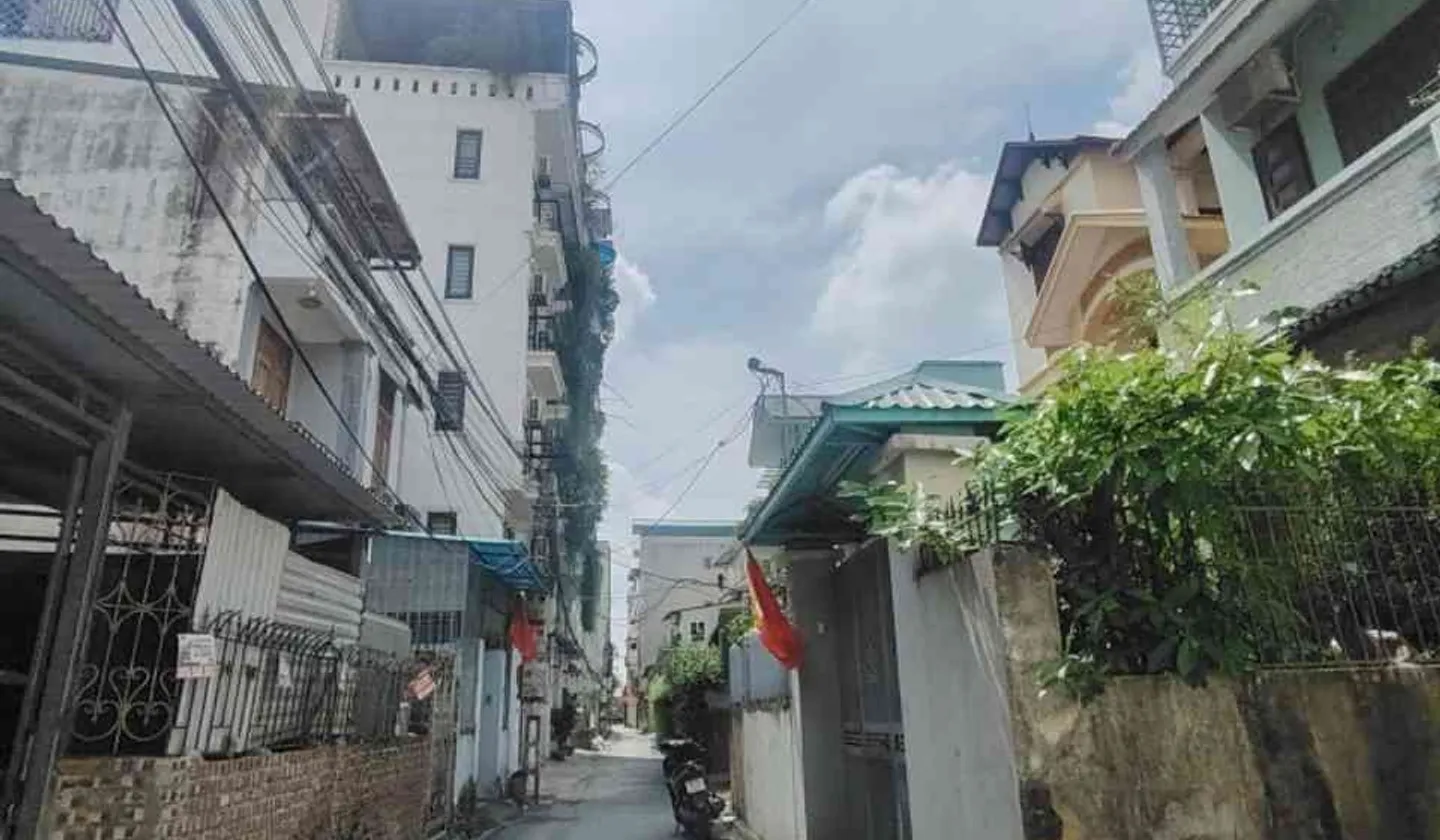 Nhà Hiếm Trung Tâm Long Biên, Ô Tô Đỗ Cửa, Sân Vườn Thoáng Mát... Bán nhà riêng tại Long Biên, Hà Nội 01