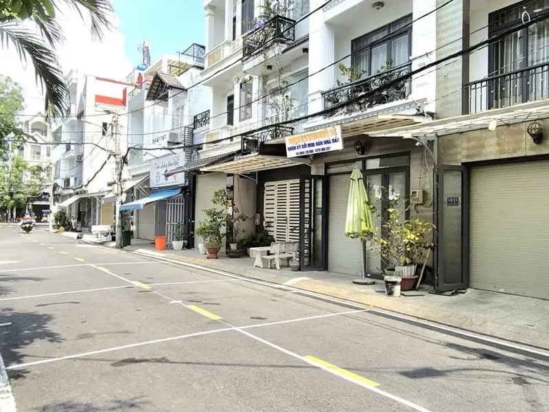 Nhà 5 tầng mặt tiền rộng trên đường lớn khu VIP Huỳnh Thị Đồng giá đầu tư hiếm có... Bán nhà riêng tại Nhà Bè, Hồ Chí Minh 01