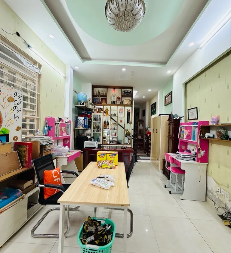 SÁT PHÚ NHUẬN - NHÀ 120M2 - HẺM 8M, CÁCH MẶT TIỀN 100M - Ô TÔ VÔ NHÀ - NHỈNH 8 T.Ỷ.... Bán nhà riêng tại Bình Lợi Trung, Hồ Chí Minh 01